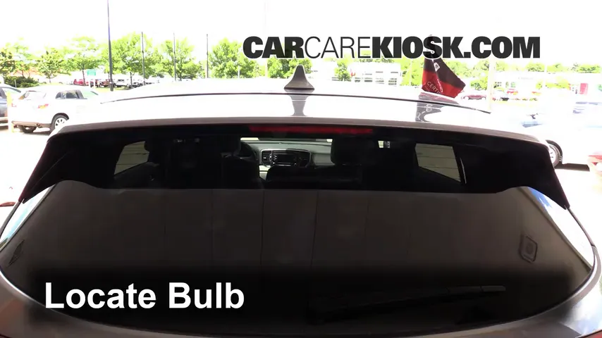 2017 Kia Sportage LX 2.4L 4 Cyl. Luces Luz de freno central (reemplazar foco)